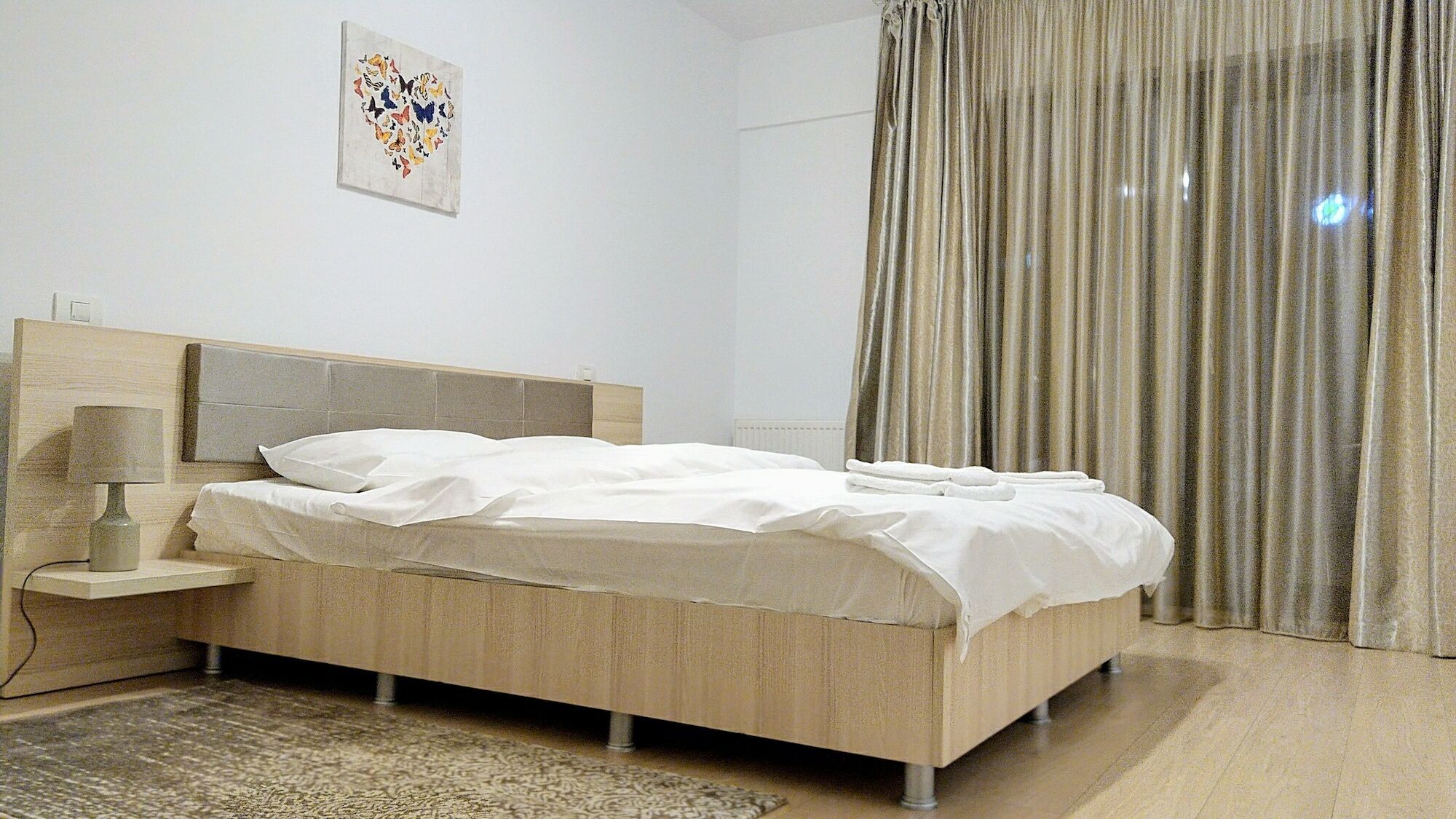 Apartamento Omnes Victoria Square Bucarest Exterior foto